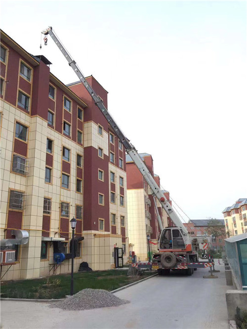 双台子区跨街广告牌的高空安装注意事项
